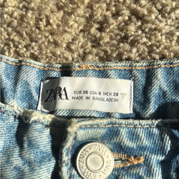 Zara Brand Distressed Light Blue Women's Jeans - Picture 5 of 6